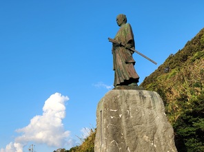 中岡慎太郎像